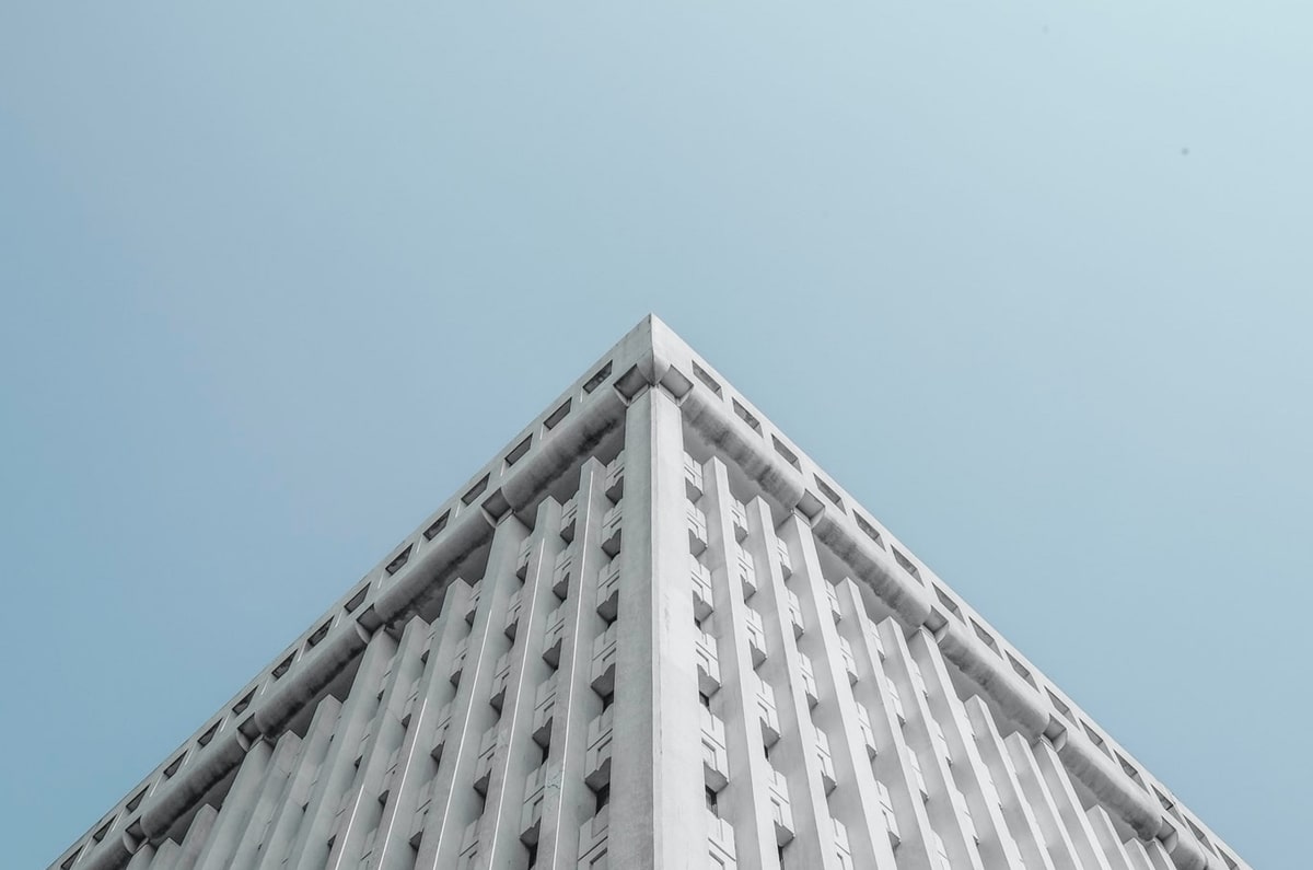 柚子影视像排错：先查评论区有没有二次叙事，再把引用补全再读（像在排错） ｜ 把口径补齐就不容易跑偏